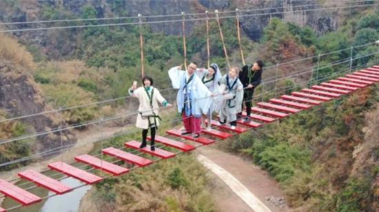 赣州首家空中漂流景区——江西昌淦紫云山景区开业