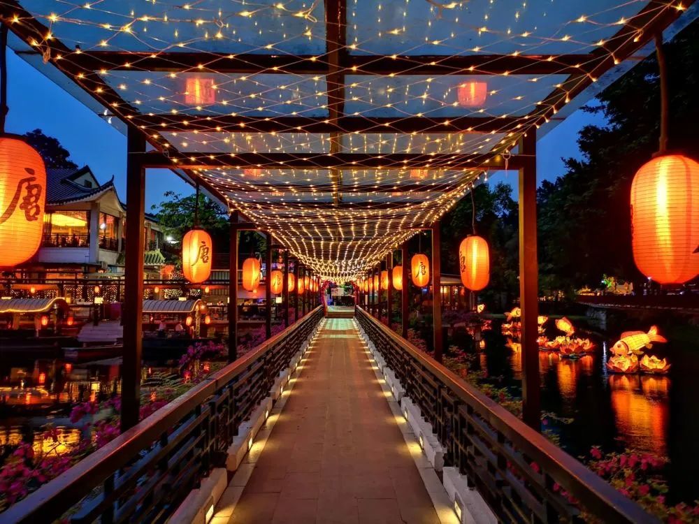11.7孤岛周末聚会:赏千与千寻夜景,品老字号美食之旅